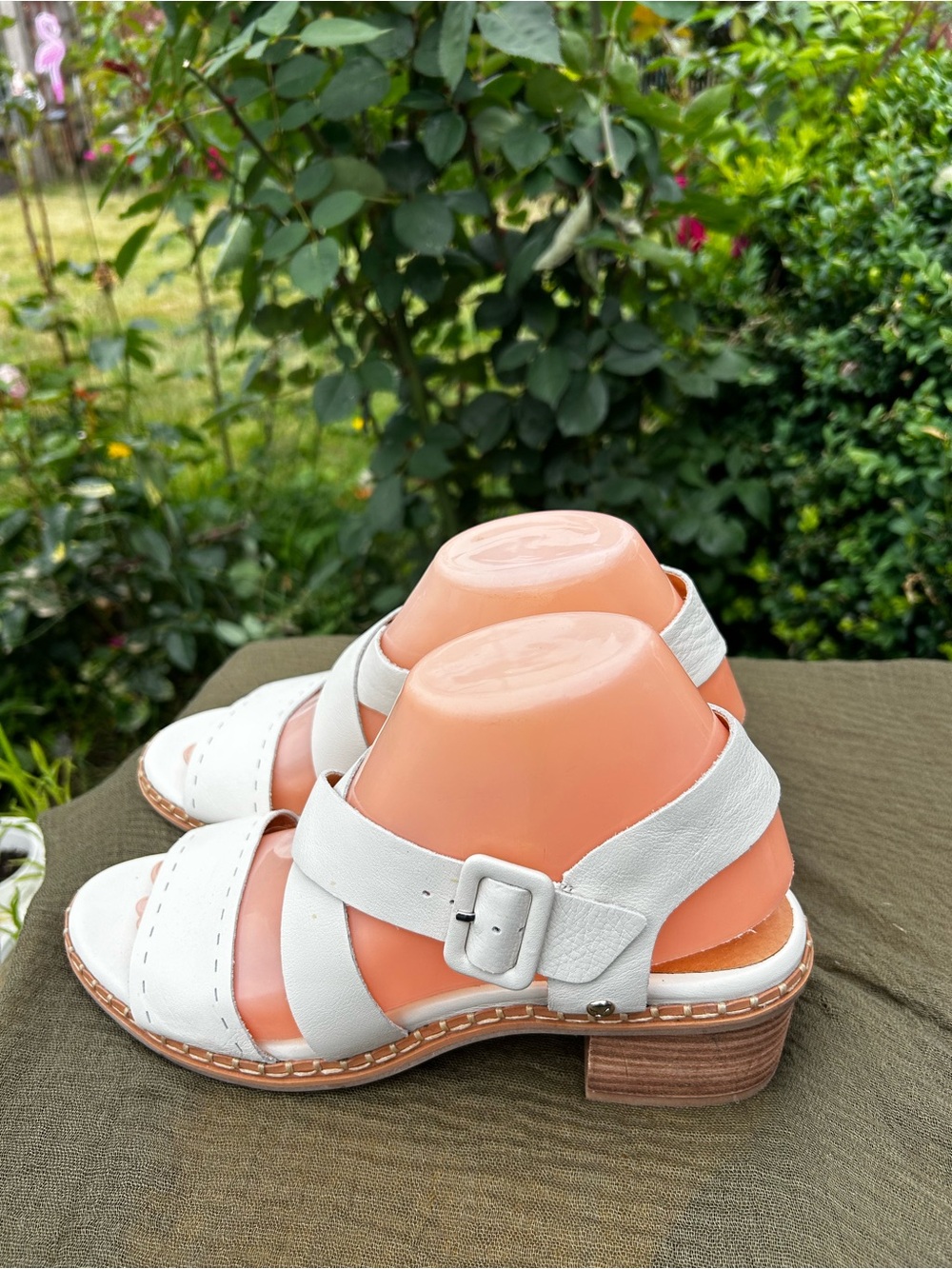 Pikolinos Women’s White Leather Block Heel Sandals with Buckle Size 39/8.5US